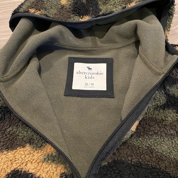 A&F kids Sherpa full zip icon jacket 13/14 - Picture 6 of 8